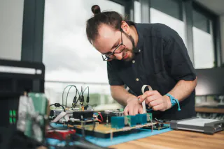 Hardware development in the Schmidt lab